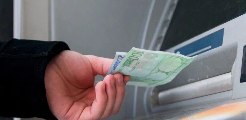 Bancos admitem cobrar taxas por levantamentos no Multibanco